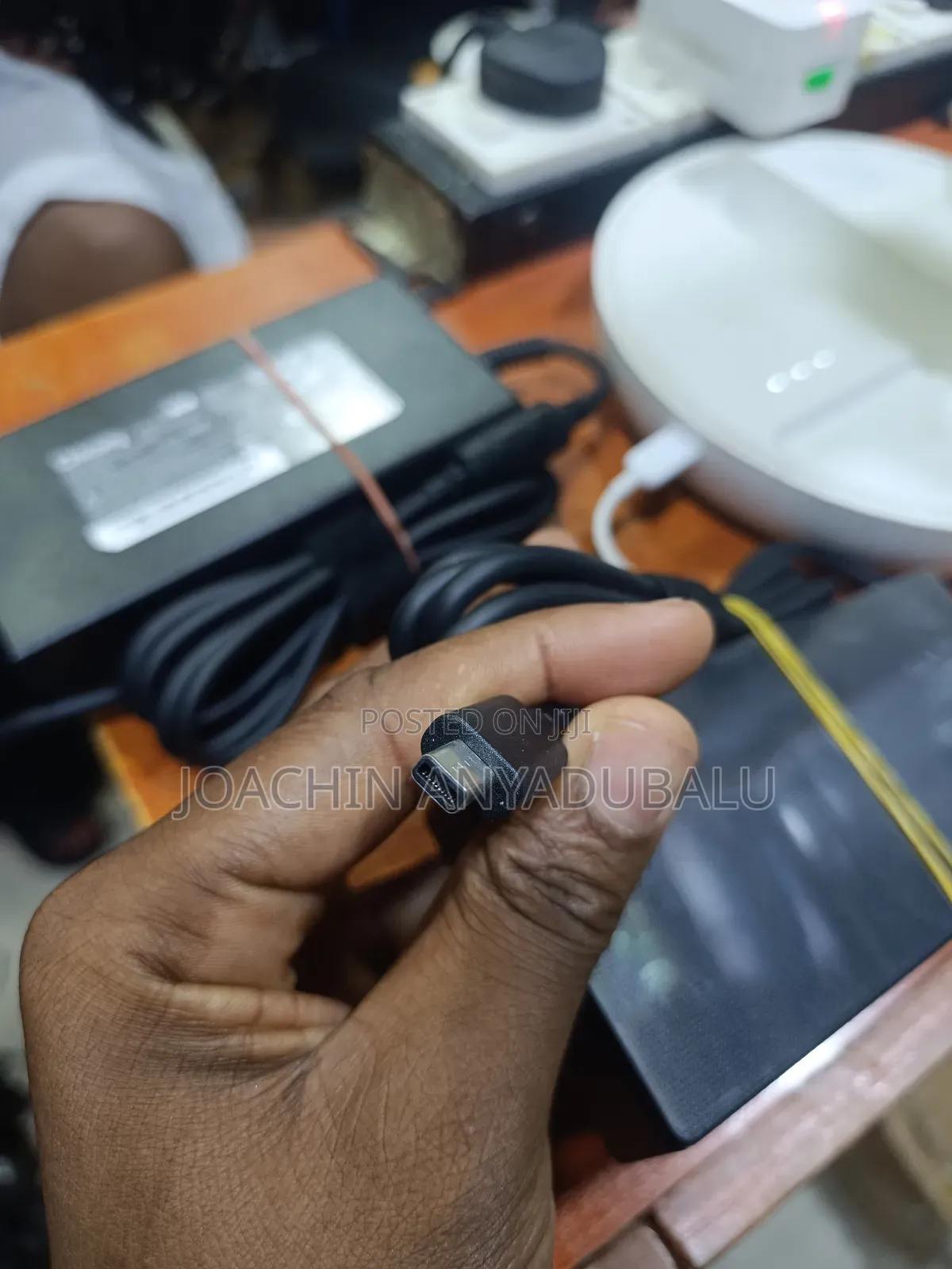 Asus Laptop Charger 200w Watts 20v-10a Follow Come