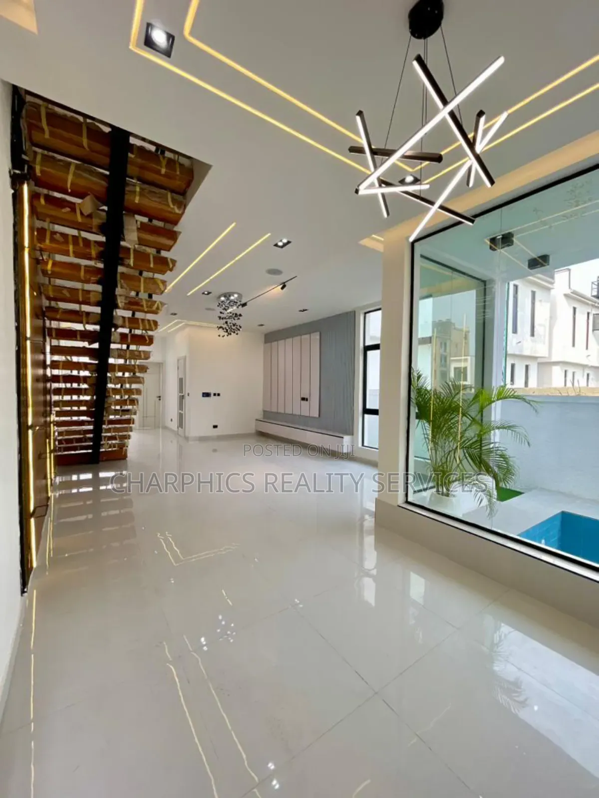 5bdrm Duplex in Ikota for sale