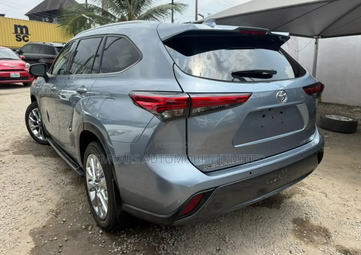 Toyota Highlander Limited AWD 2020 Blue