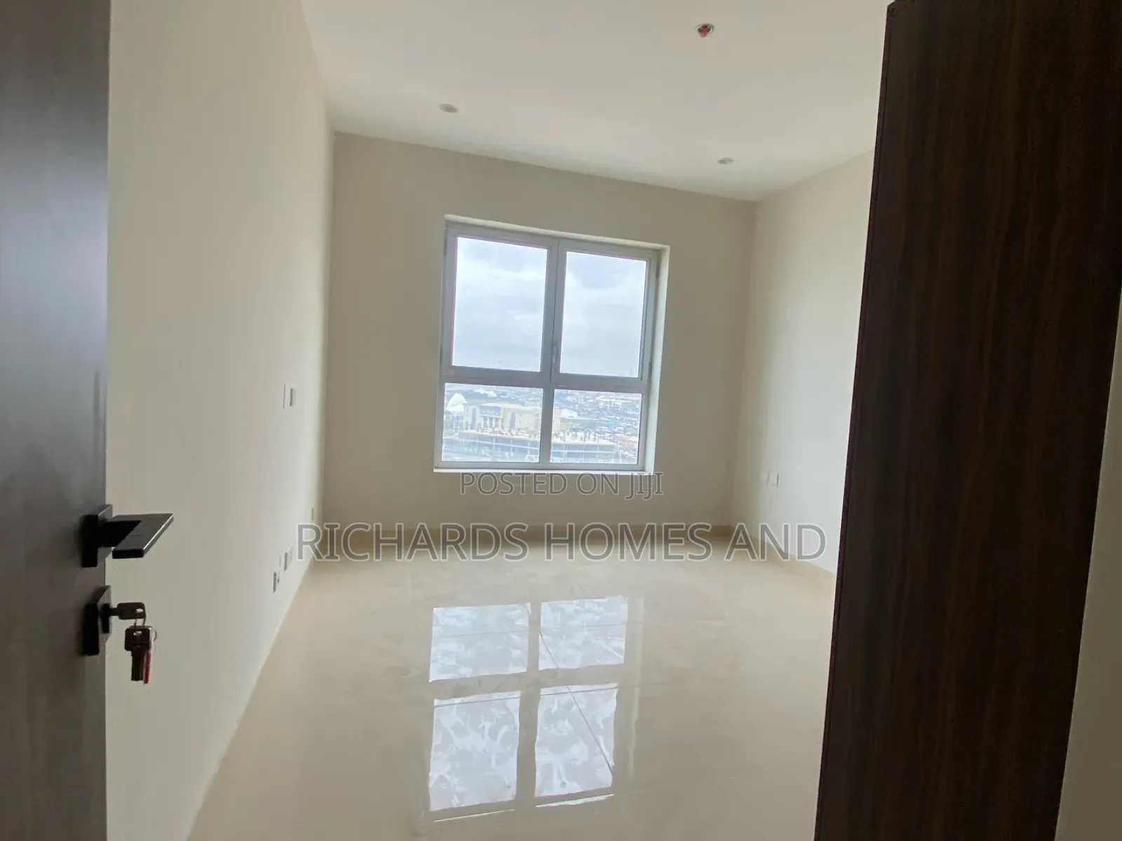 1bdrm Apartment in Bluewaters, Victoria Island Extension for sale
