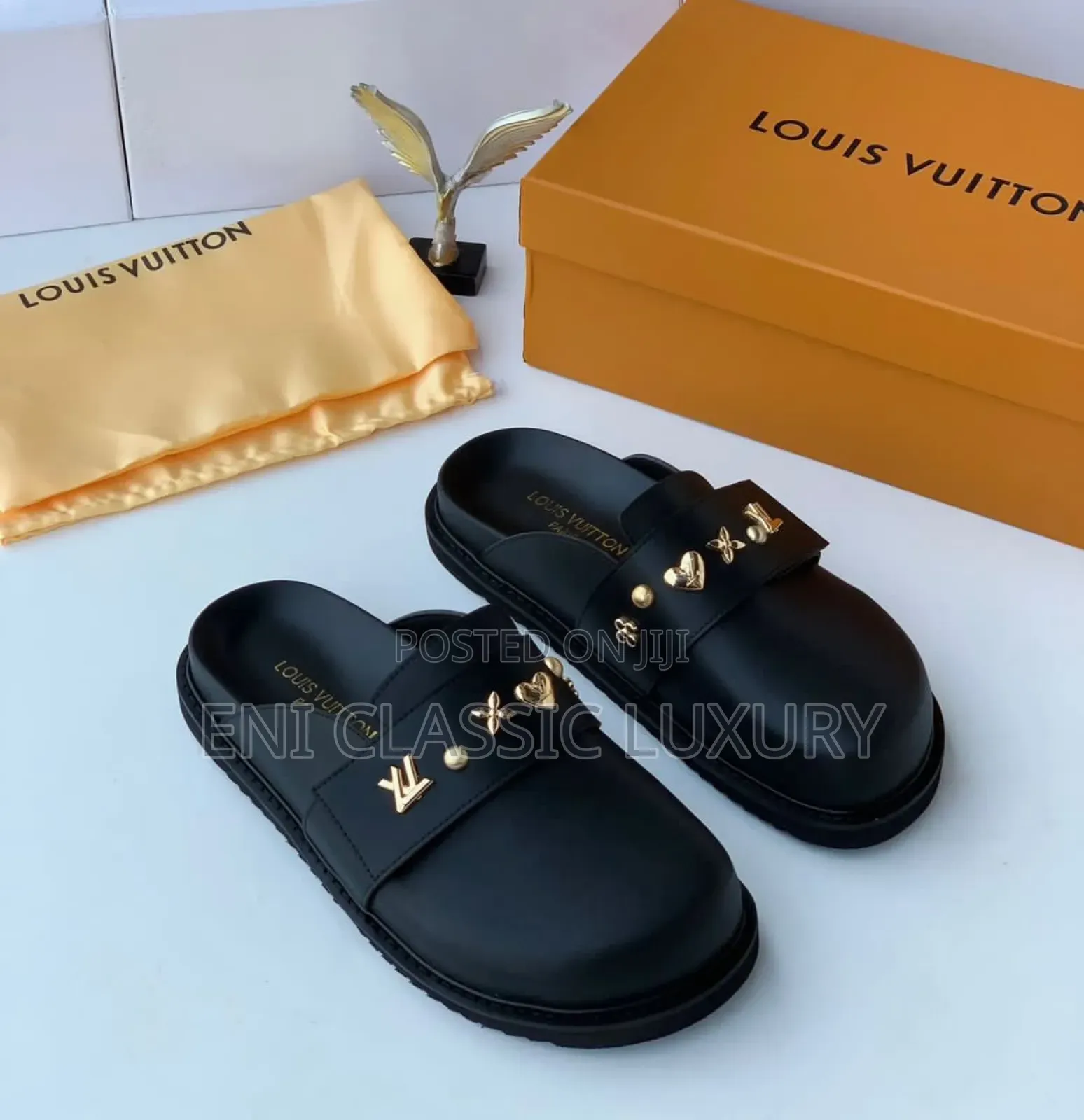 Louis Vuitton Luxury Men's Haif Shoes Best Quality Well Banded Package