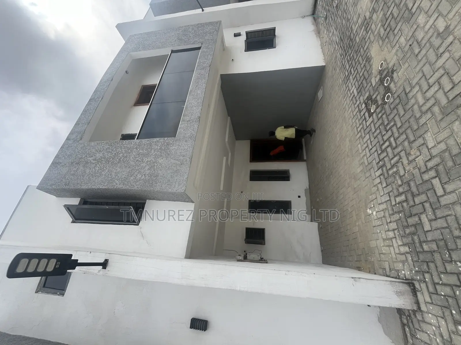 3bdrm Duplex in Ogombo for sale