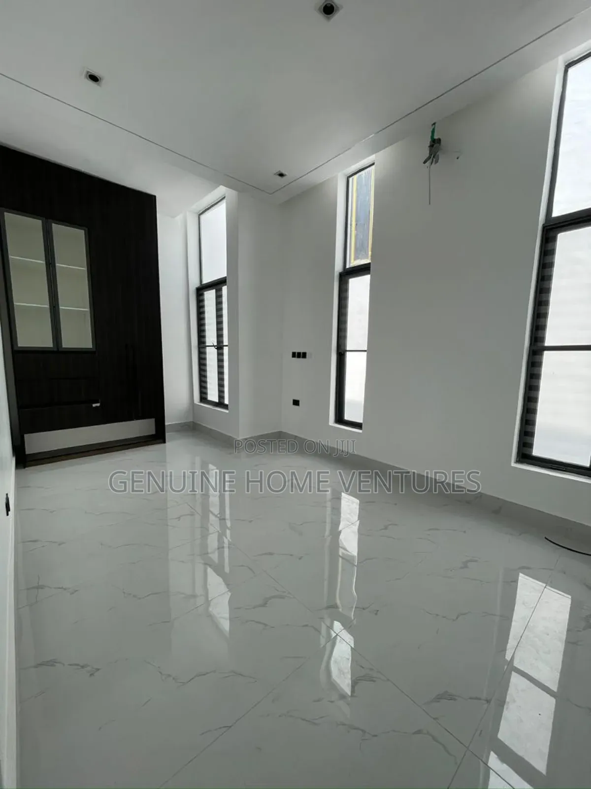 5bdrm Duplex in Lekki County Ikota for sale