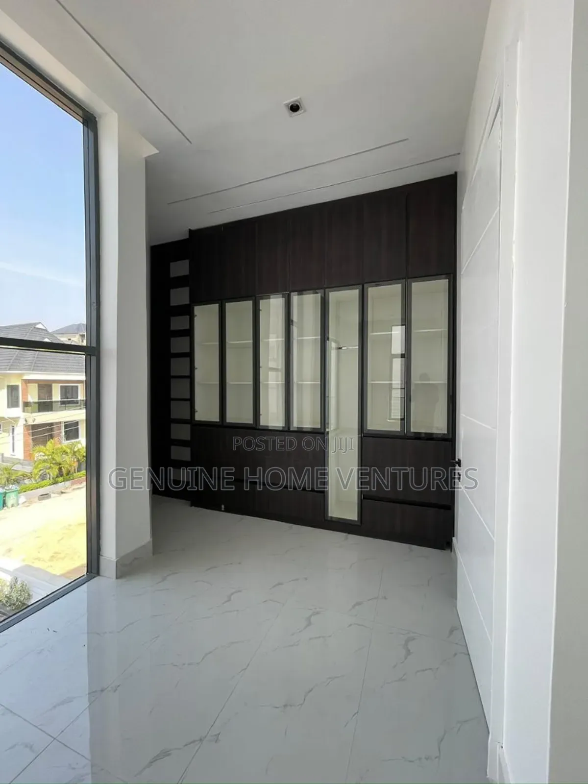 5bdrm Duplex in Lekki County Ikota for sale