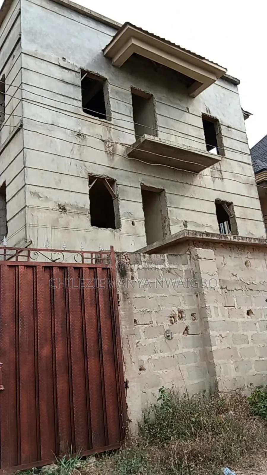 12bdrm Block of Flats in Lodu Estate Phase 1, Umuahia for sale