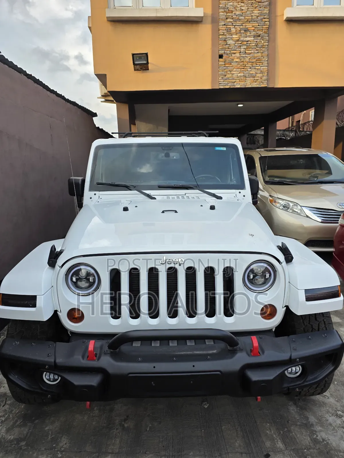 Jeep Wrangler Sahara 2013 White