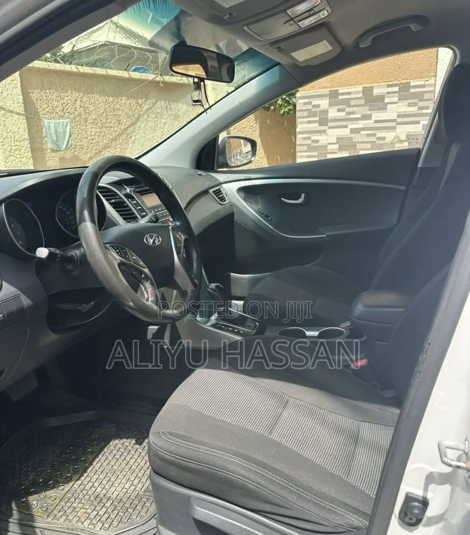 Hyundai Elantra 2013 White