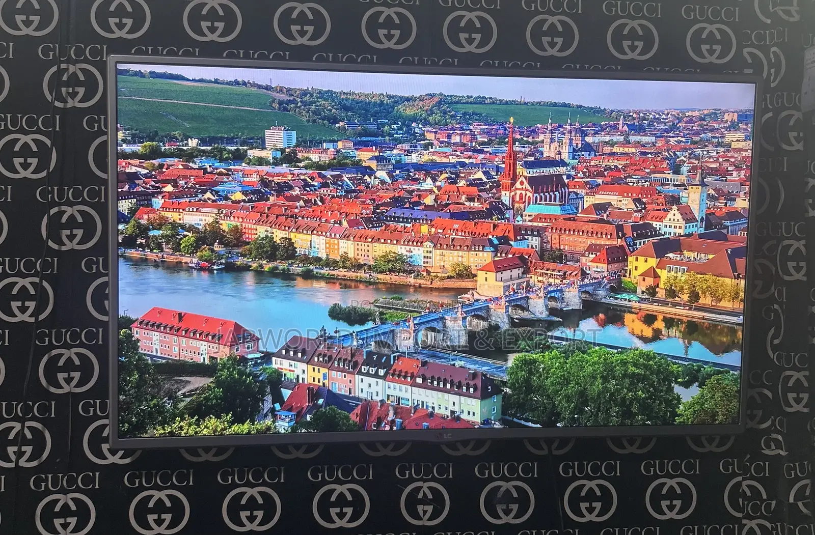 Lg 42” Inches Smart Tv