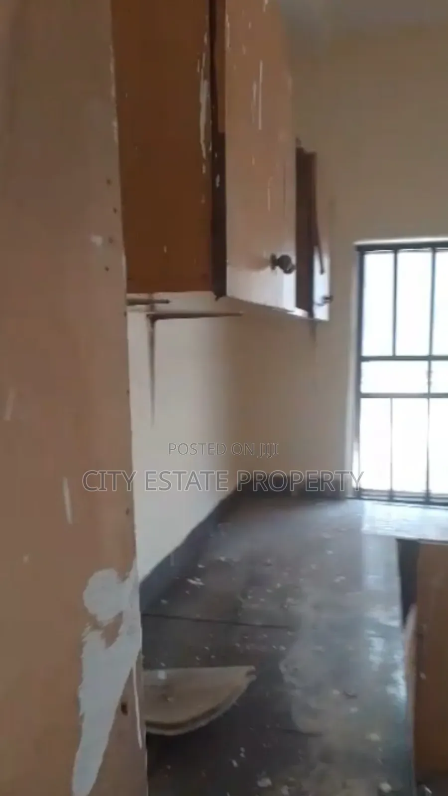 1bdrm Block of Flats in City Estate, Apo Resettlement for rent