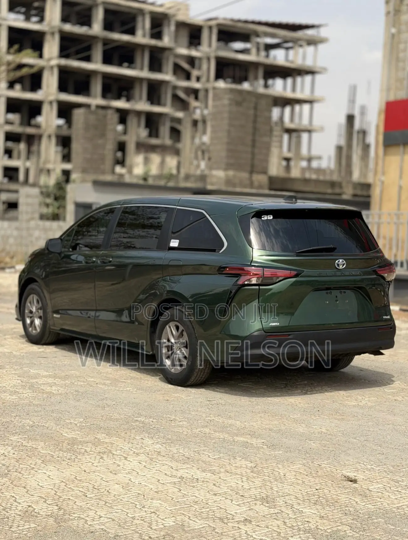 Toyota Sienna LE 8-Passenger 2021 Green
