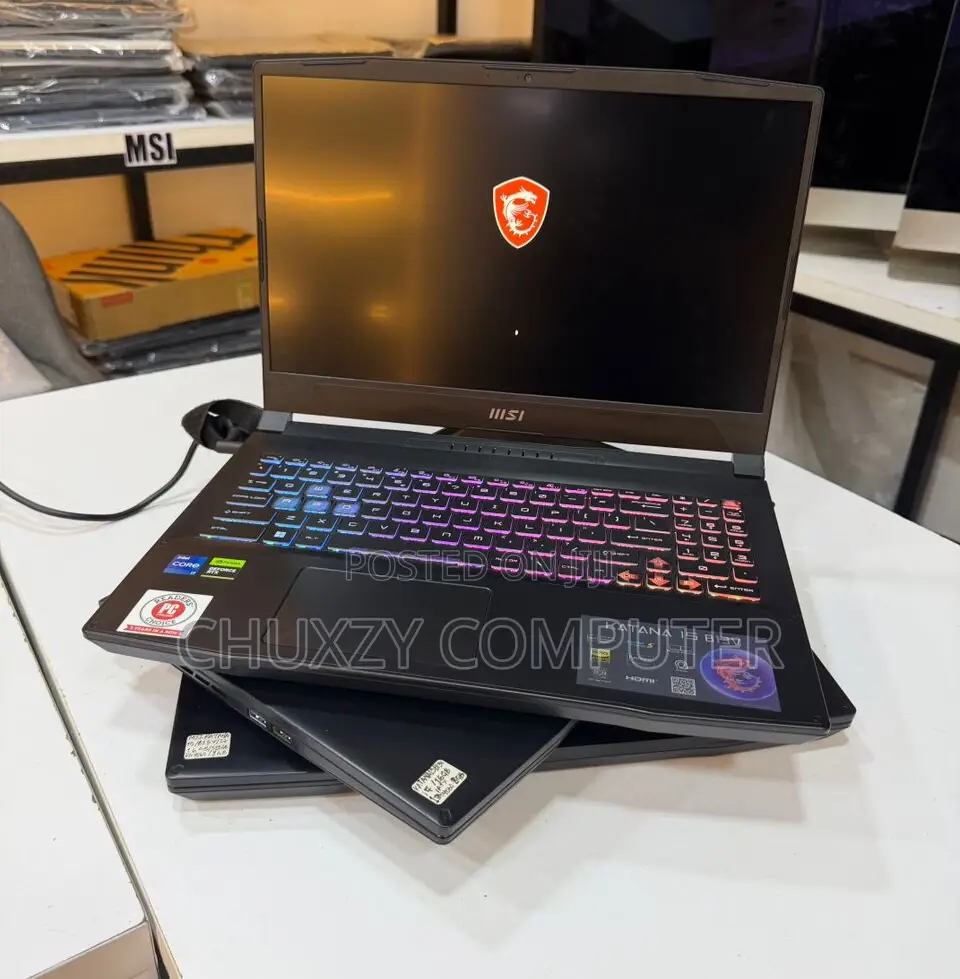 Laptop MSI Katana 17 16GB Intel Core i7 SSD 512GB