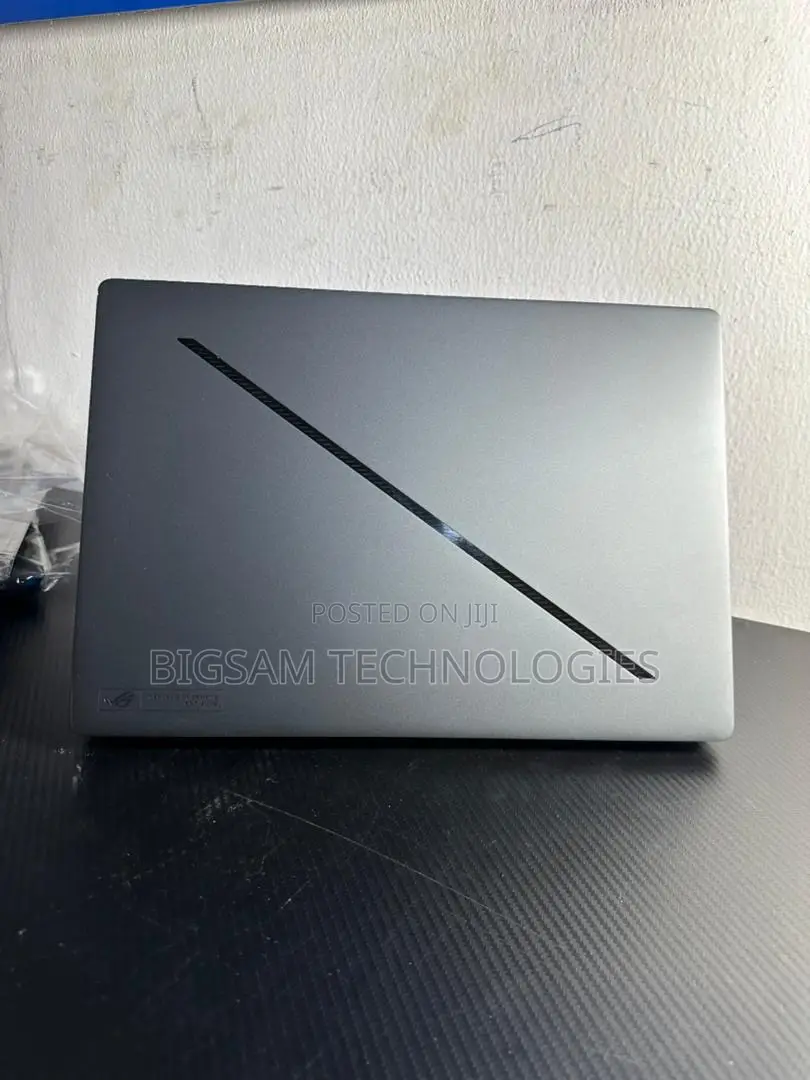 Laptop Asus ROG Zephyrus G16 16GB Intel Core Ultra 9 SSD 1T