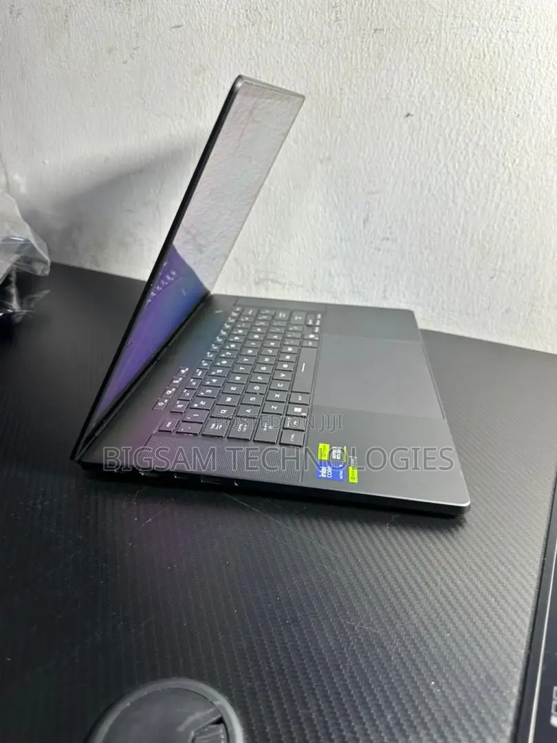 Laptop Asus ROG Zephyrus G16 16GB Intel Core Ultra 9 SSD 1T
