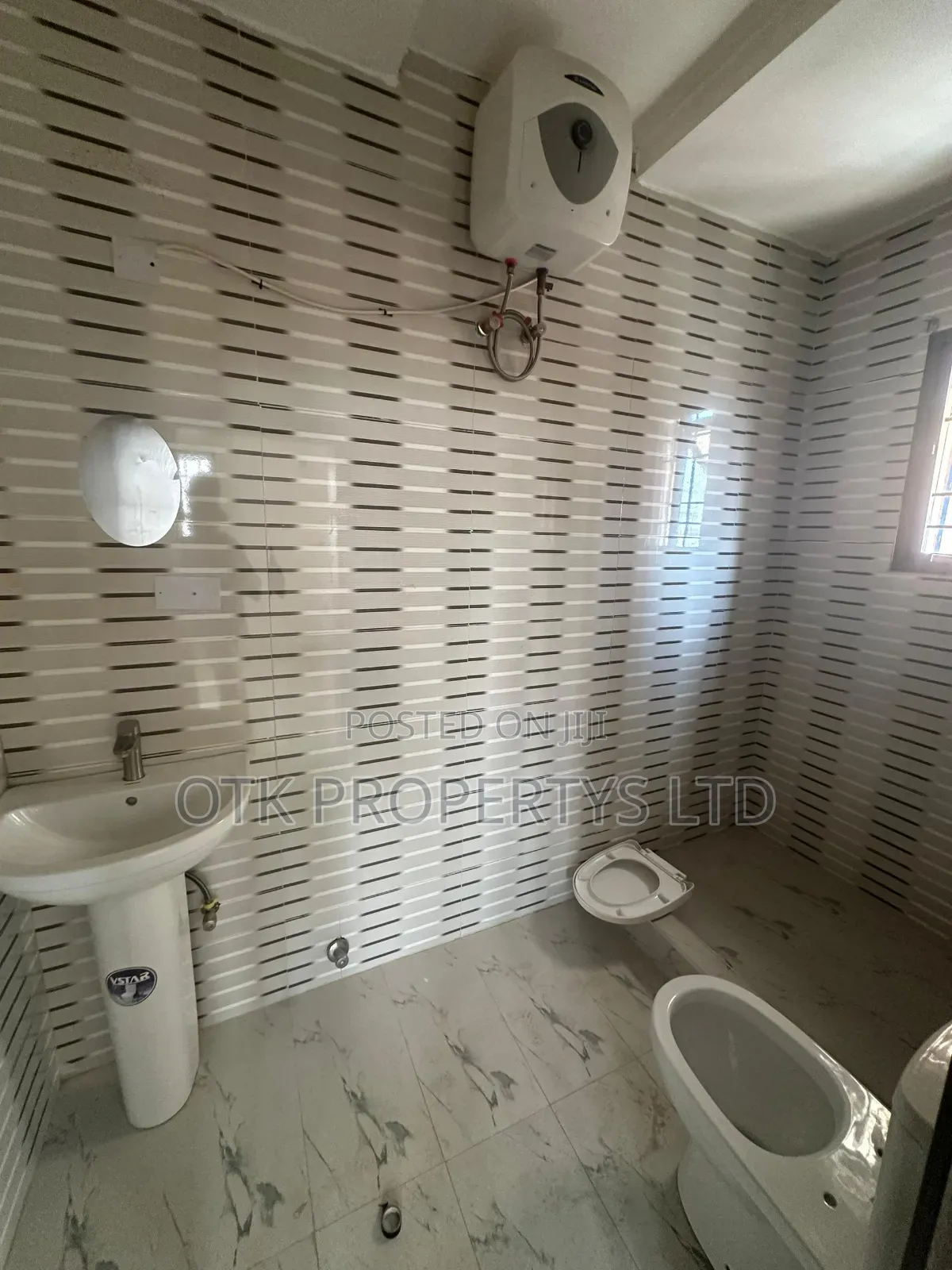 2bdrm Block of Flats in Earth Point Estate for rent