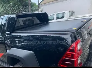 Boot Cover Hilux Revo