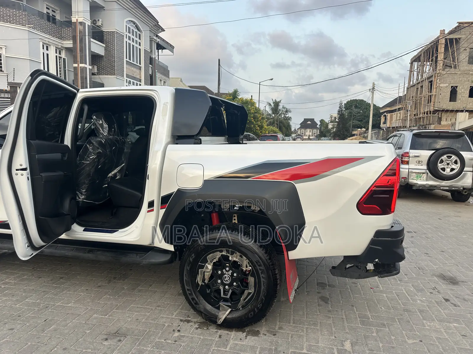 New Toyota Hilux 2025 White