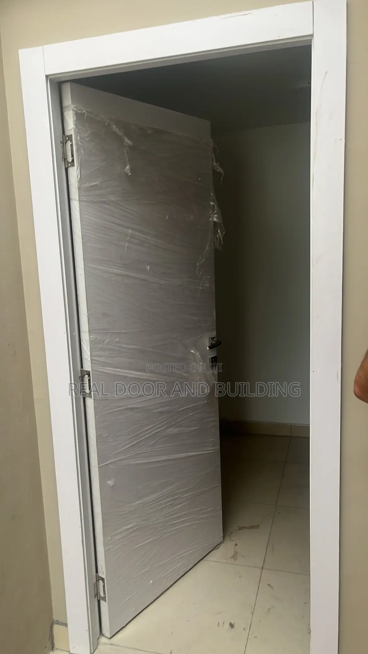 HDF Plain White Wooden Door. (64gsa)