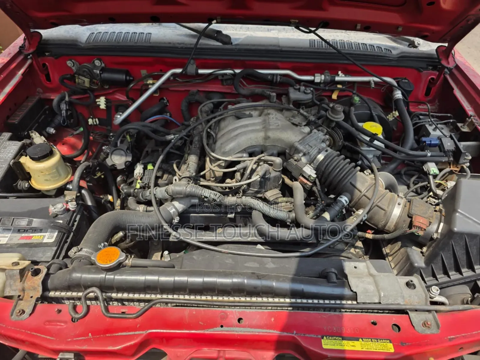 Nissan Frontier XE 4x2 King Cab 116.1 in. WB 2000 Red