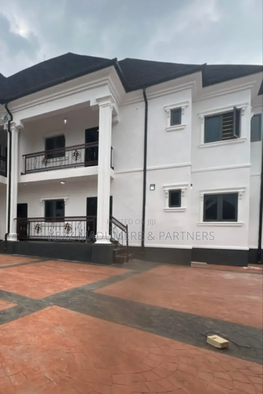 4bdrm Block of Flats in Heartland Court for sale