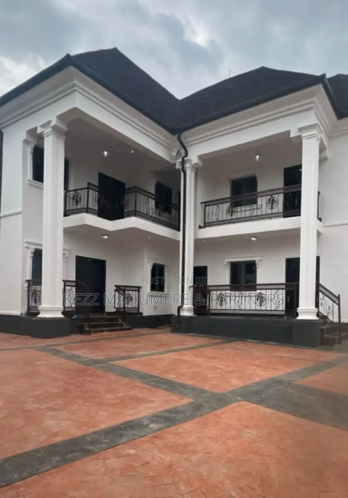 4bdrm Block of Flats in Heartland Court for sale