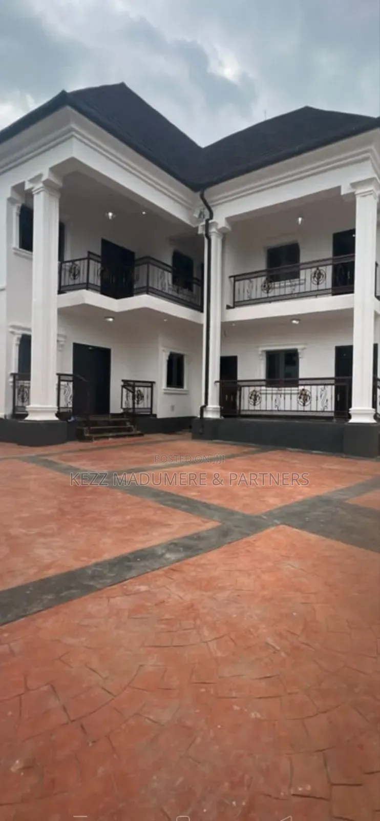 4bdrm Block of Flats in Heartland Court for sale