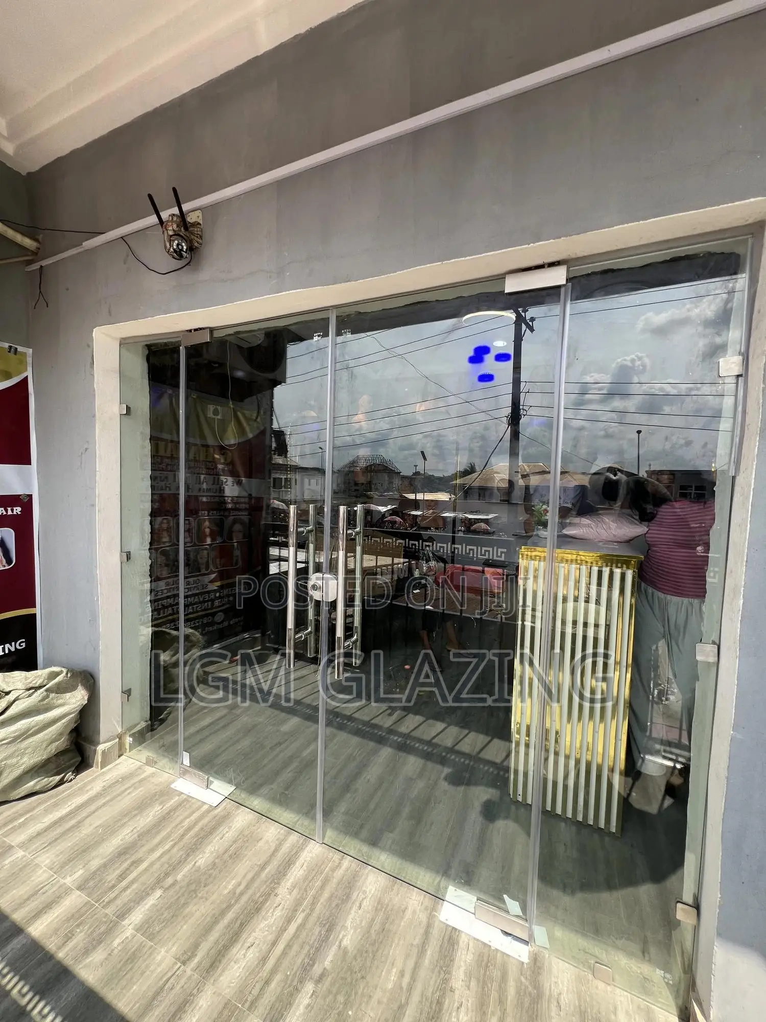 Professional 10mm Tampered Glass Door Installation | LGM Glazing
