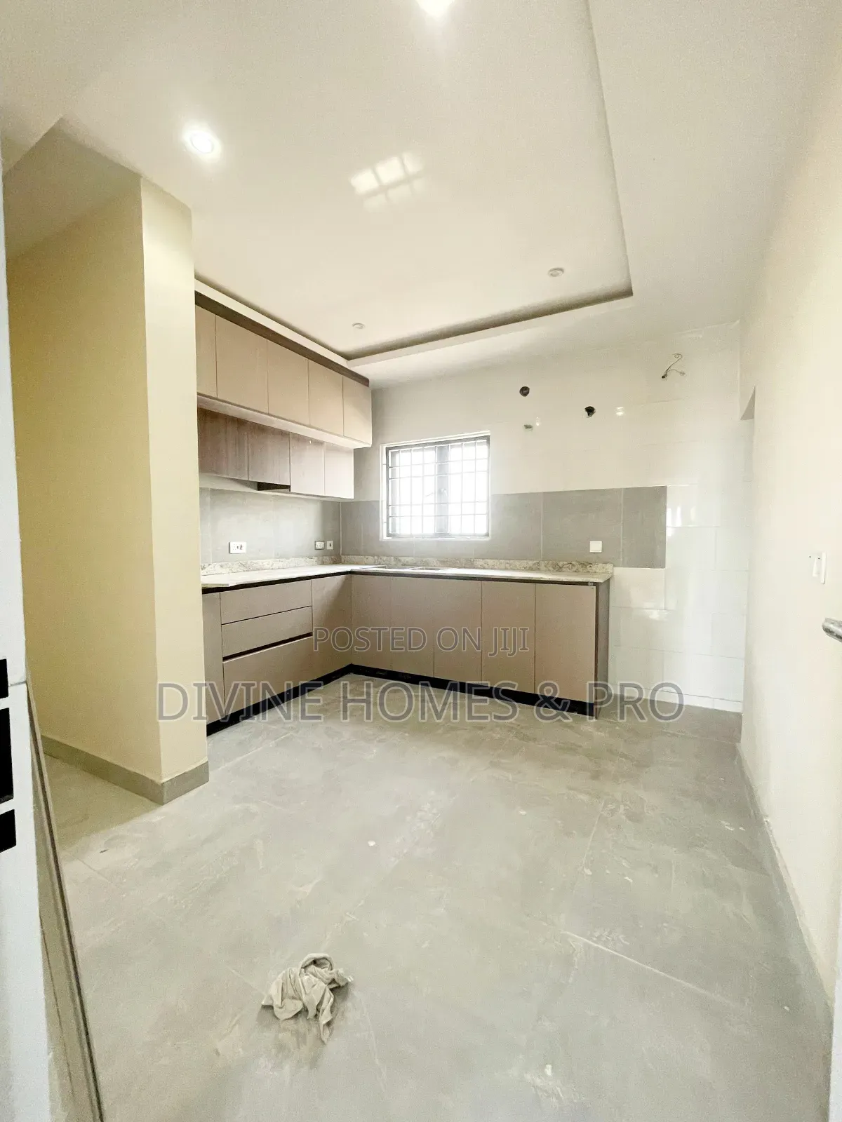 3bdrm Block of Flats in Life Camp for rent