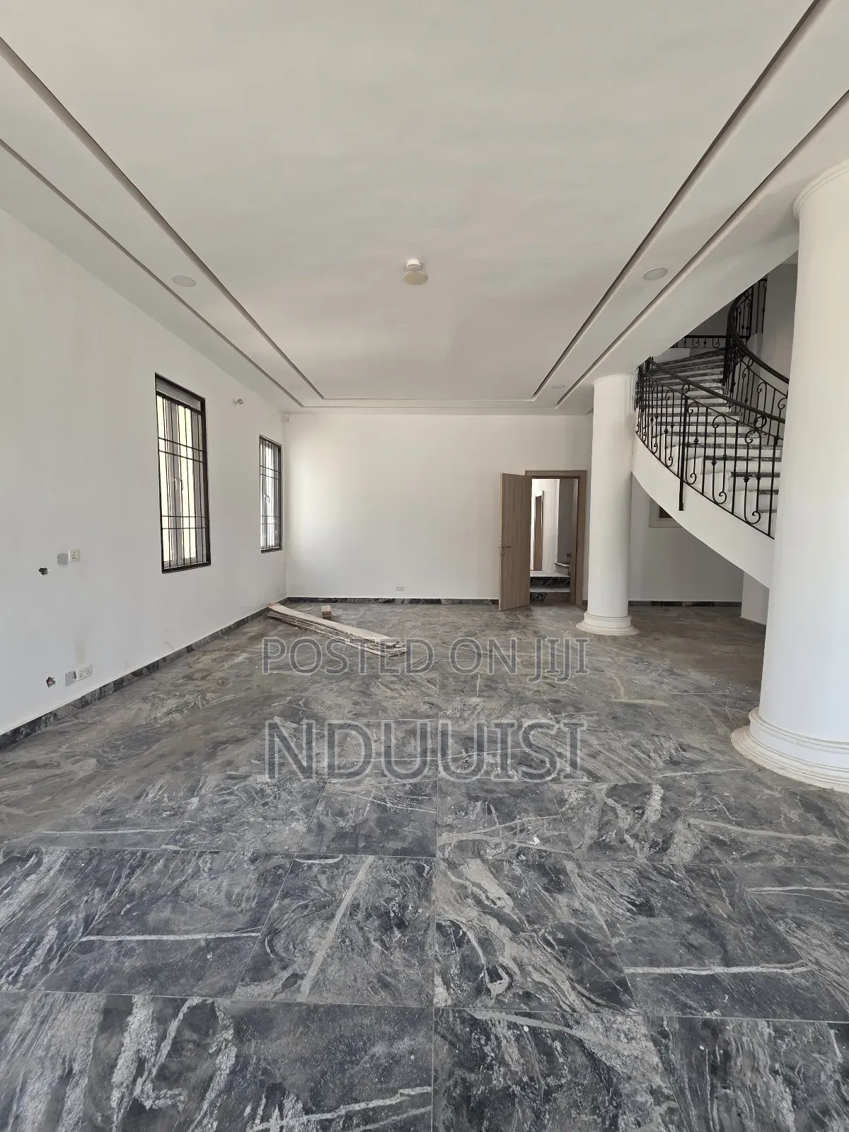 5bdrm Duplex in Guzape District for sale