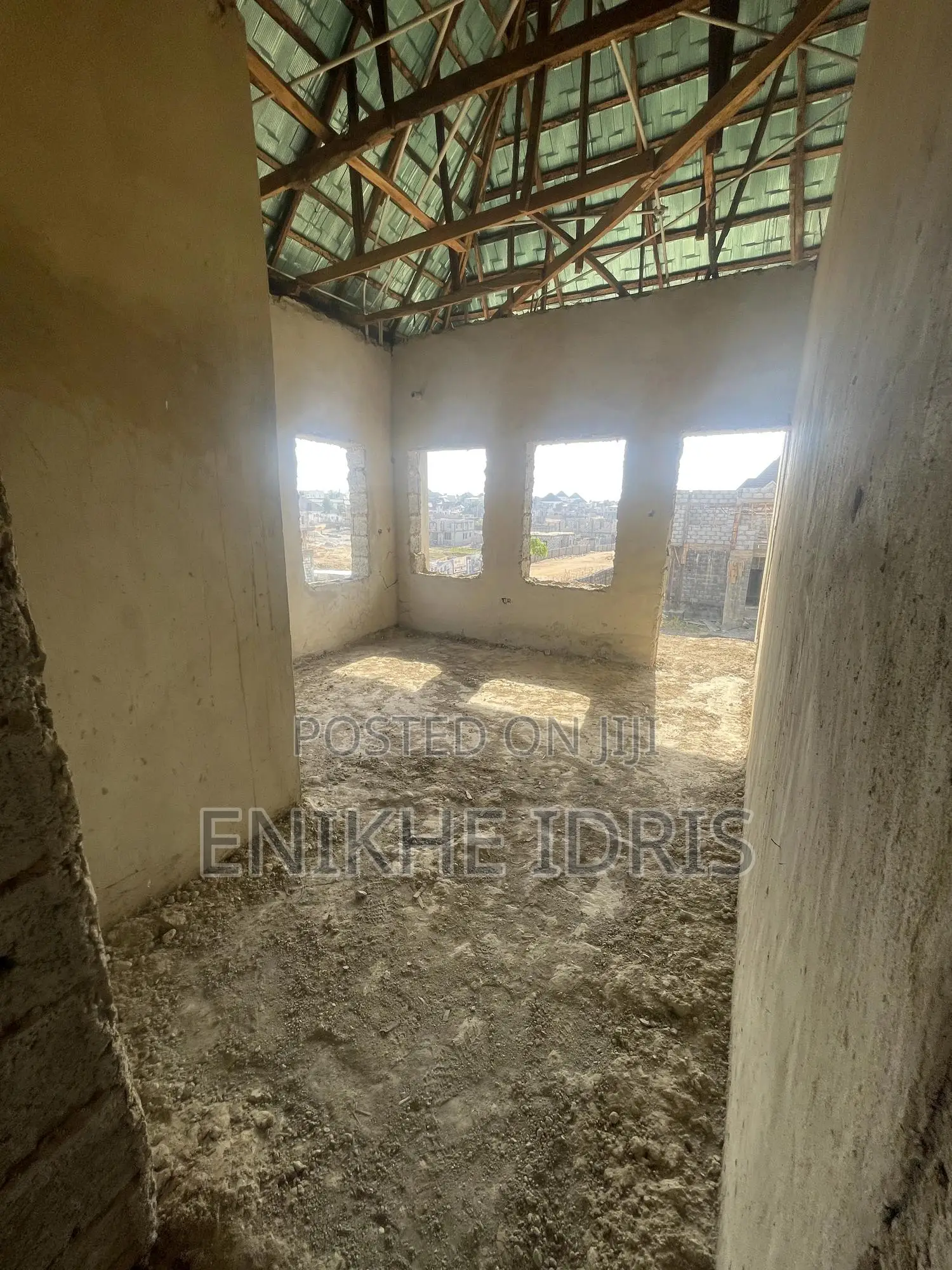 6bdrm Duplex in Diamond, Lugbe District for sale