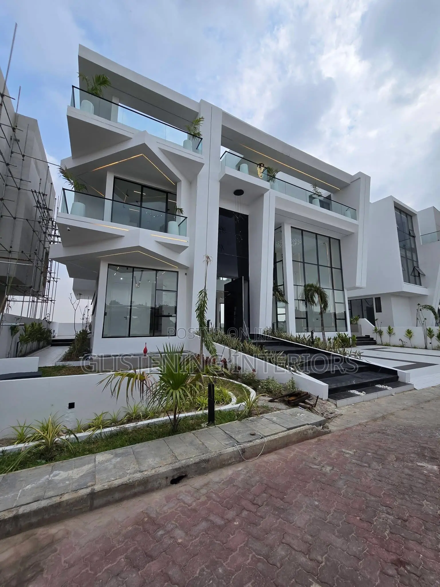 Balcony and Terrace10m Plain Tempered Glass and All Black Accessories