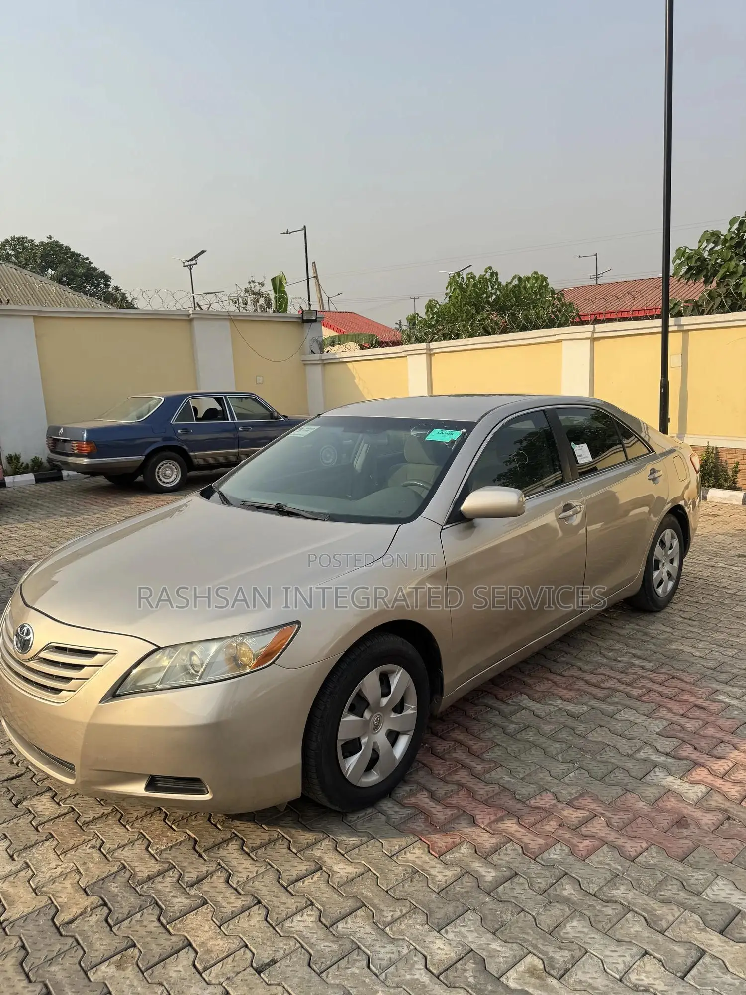 Toyota Camry LE 4dr Sedan (2.4L 4cyl 5A) 2009 Gold