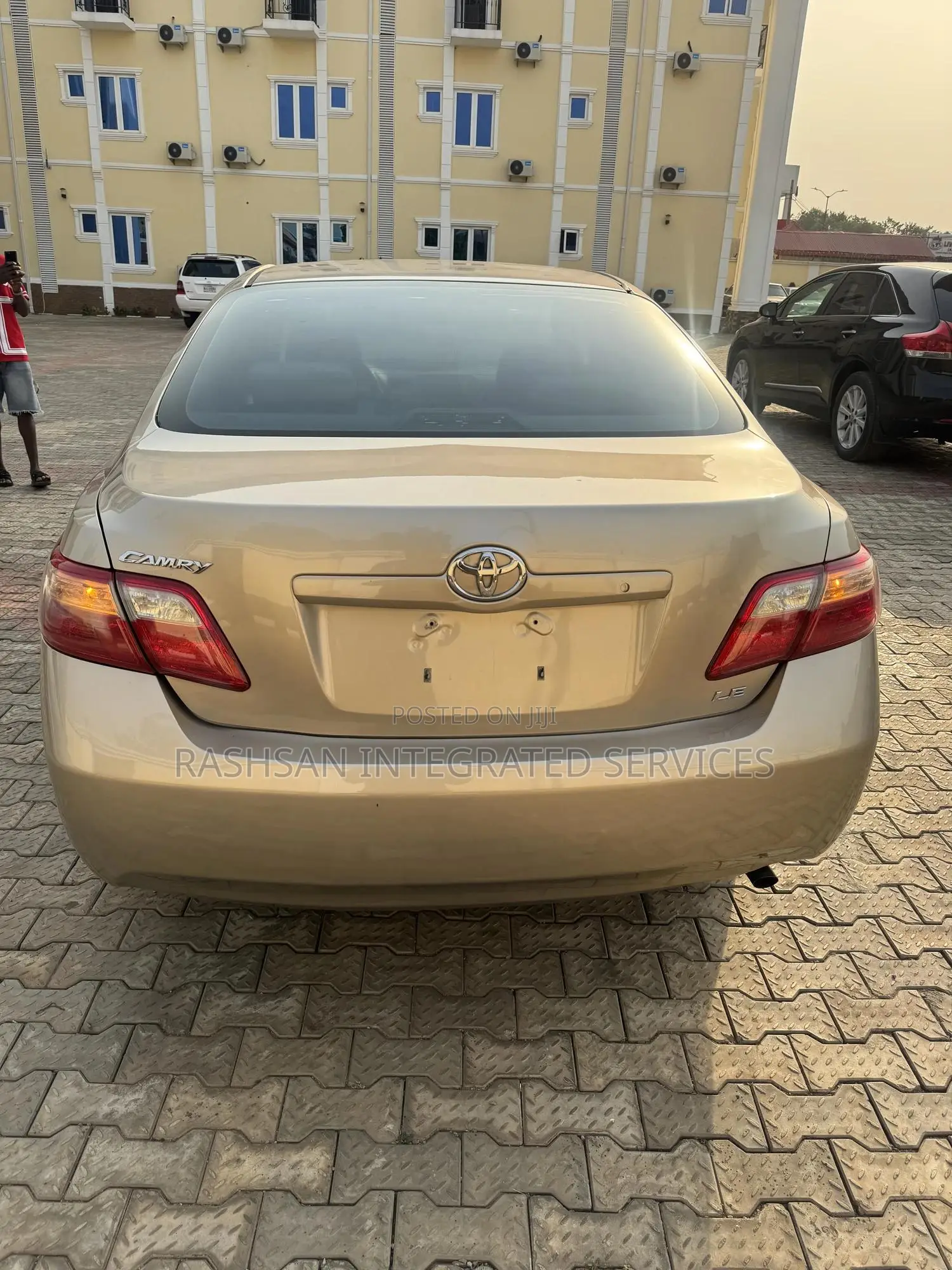 Toyota Camry LE 4dr Sedan (2.4L 4cyl 5A) 2009 Gold