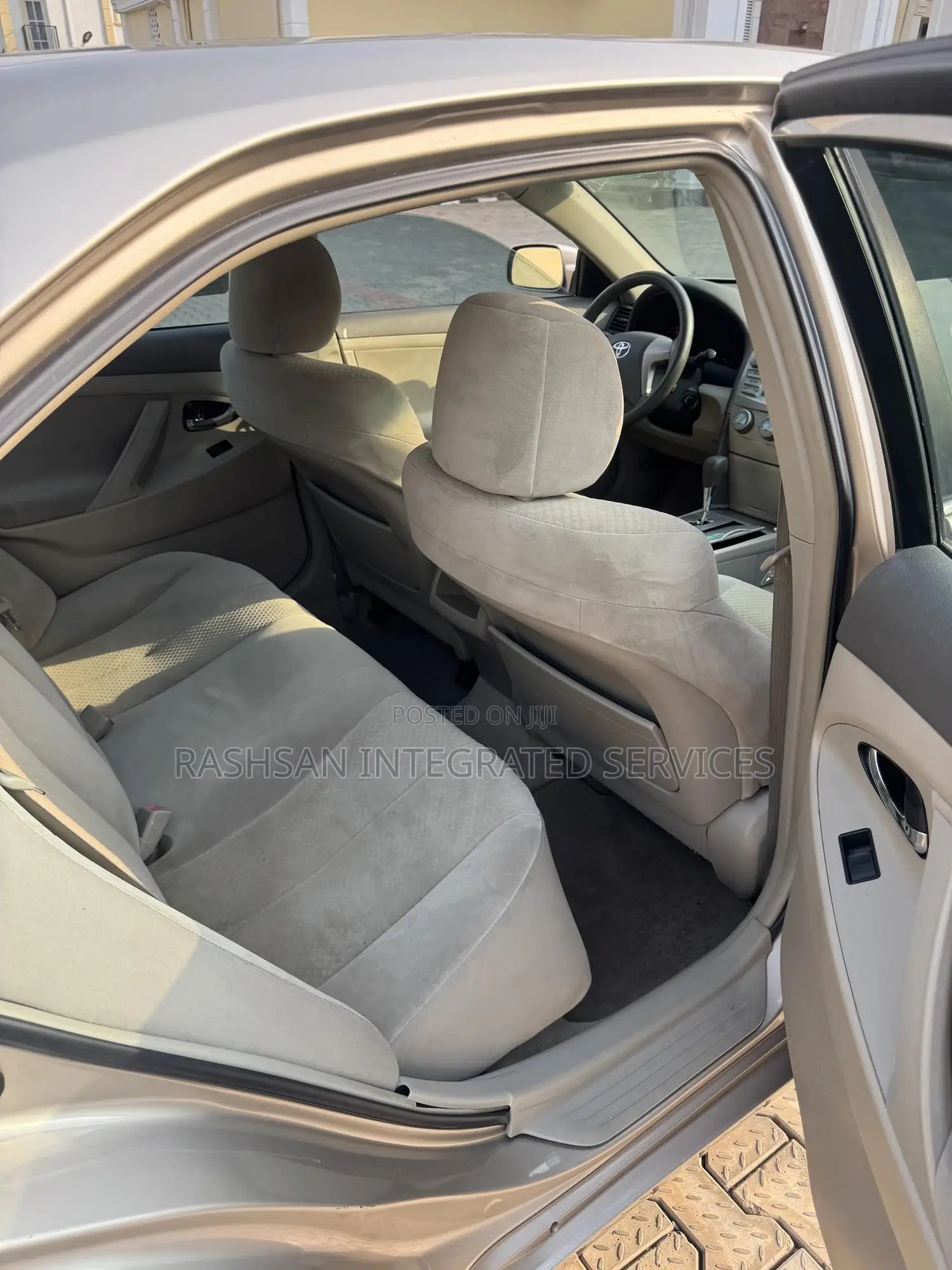 Toyota Camry LE 4dr Sedan (2.4L 4cyl 5A) 2009 Gold