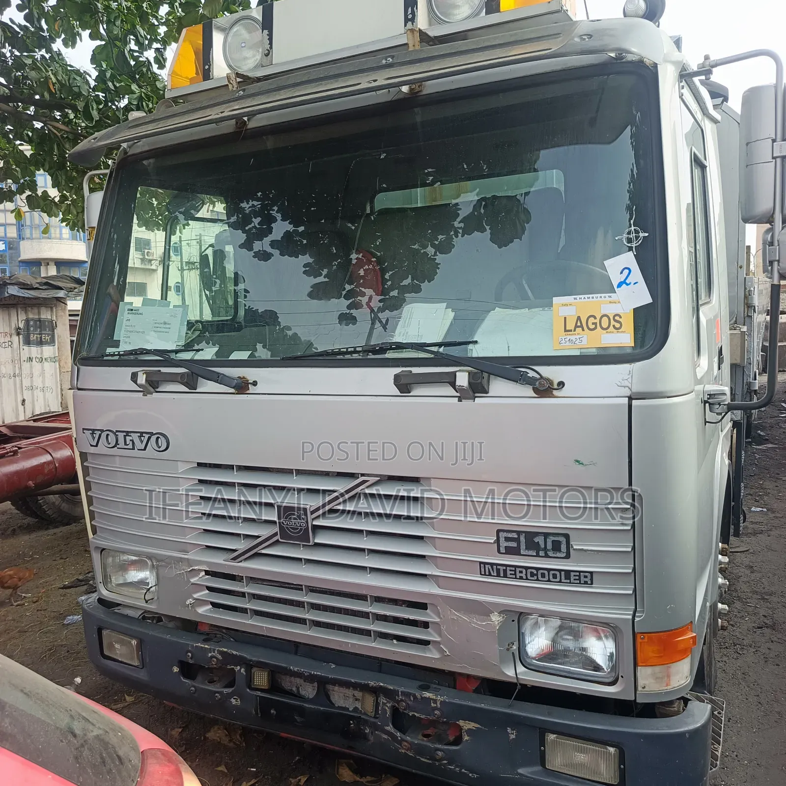Volvo Fl10 30ft Bucket With Hiab 4.5tons Tokunbo