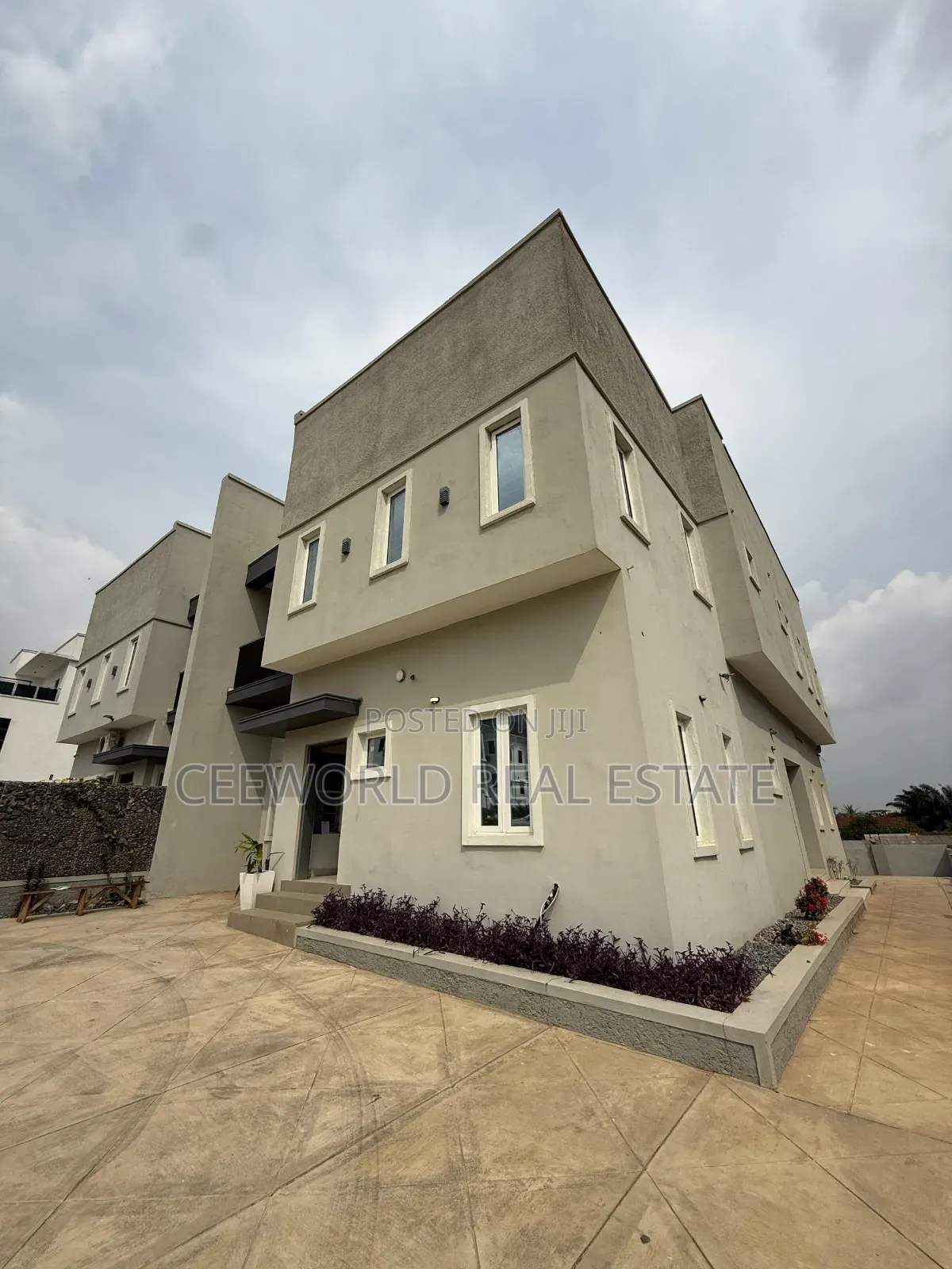 5bdrm Duplex in Engr Lere Adigun Gra, Basorun for rent