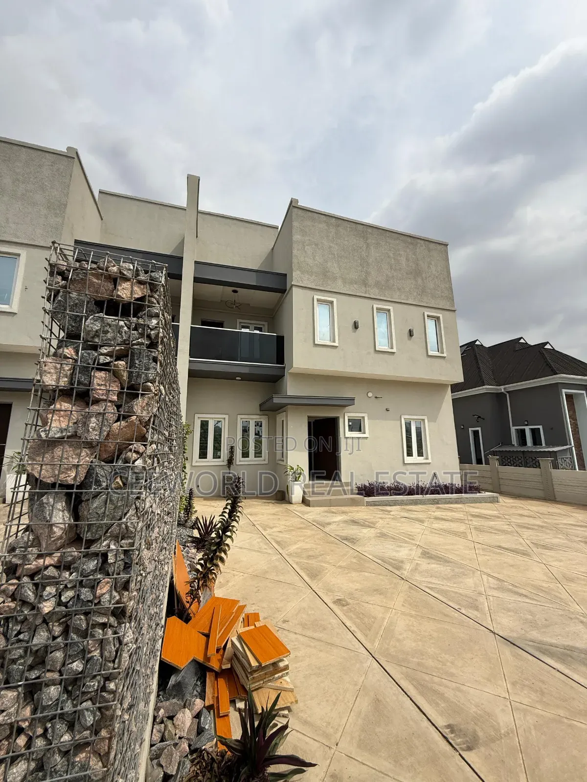 5bdrm Duplex in Engr Lere Adigun Gra, Basorun for rent
