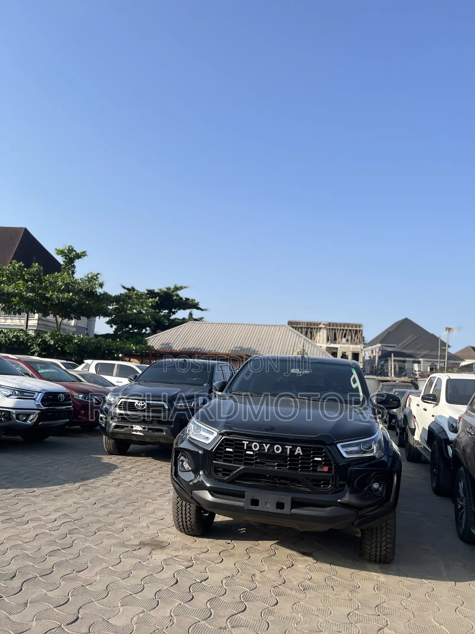Toyota Hilux Revo Smart Cab Petrol 2.7 RWD 2021 Black