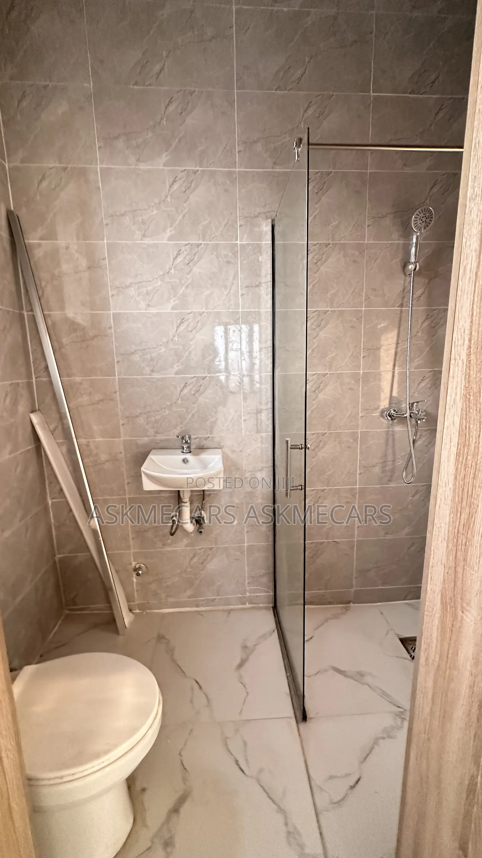 4bdrm Duplex in Abrahim Adesanya, Ajah for rent