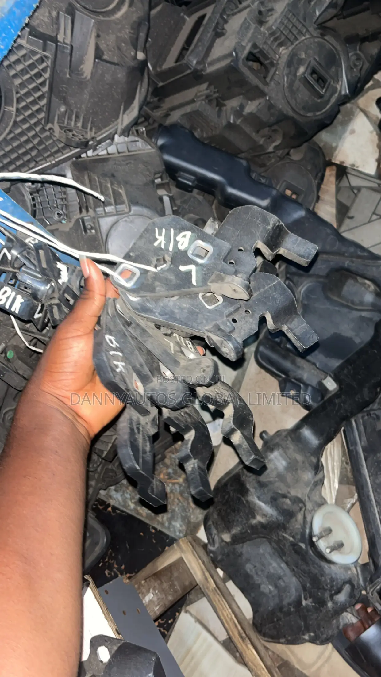 Headlight Hanger for GLC 300 W253 Model