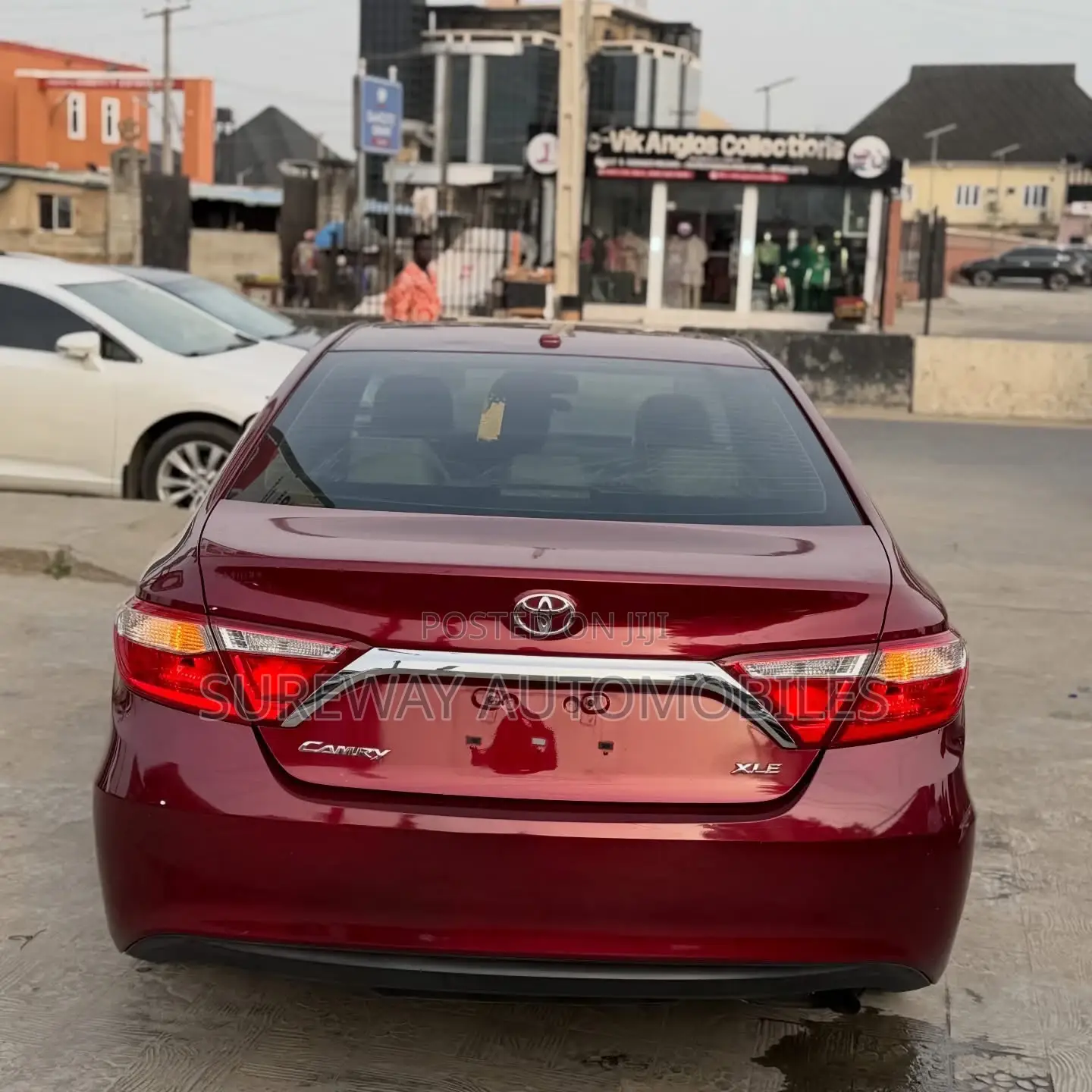 Toyota Camry XLE 4dr Sedan (2.5L 4cyl 6A) 2016 Red