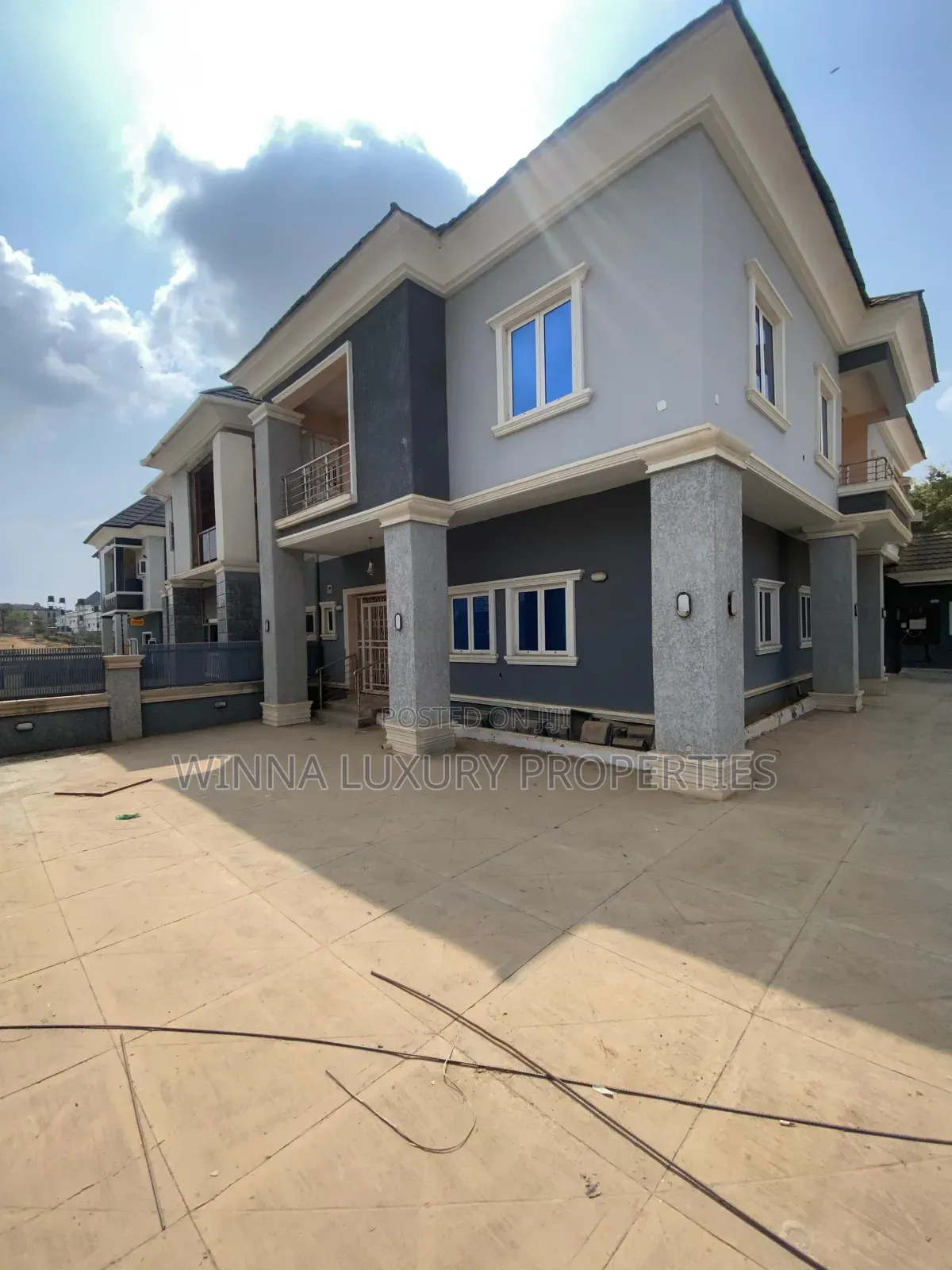 3bdrm Duplex in Gold City, Lugbe District for rent