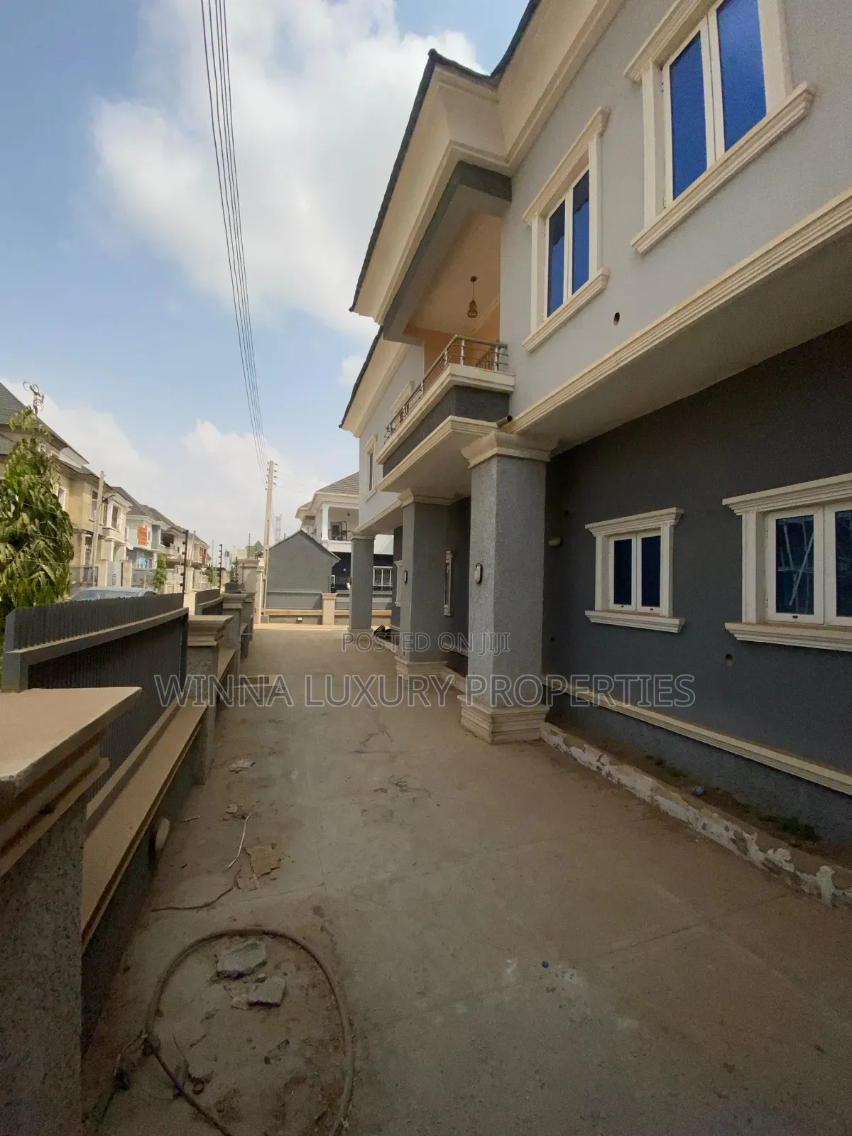 3bdrm Duplex in Gold City, Lugbe District for rent
