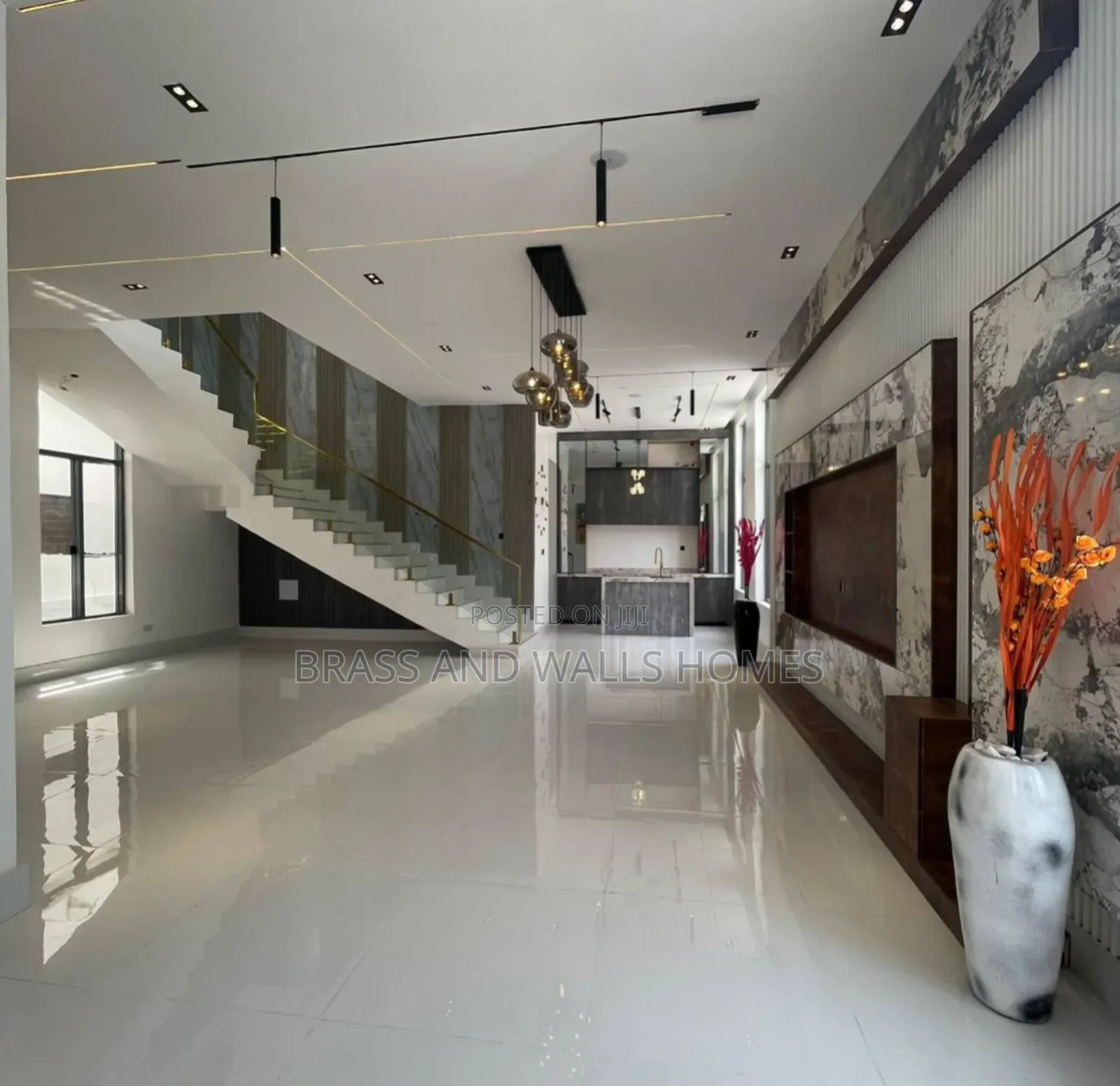 Furnished 5bdrm Duplex in Chevron for sale