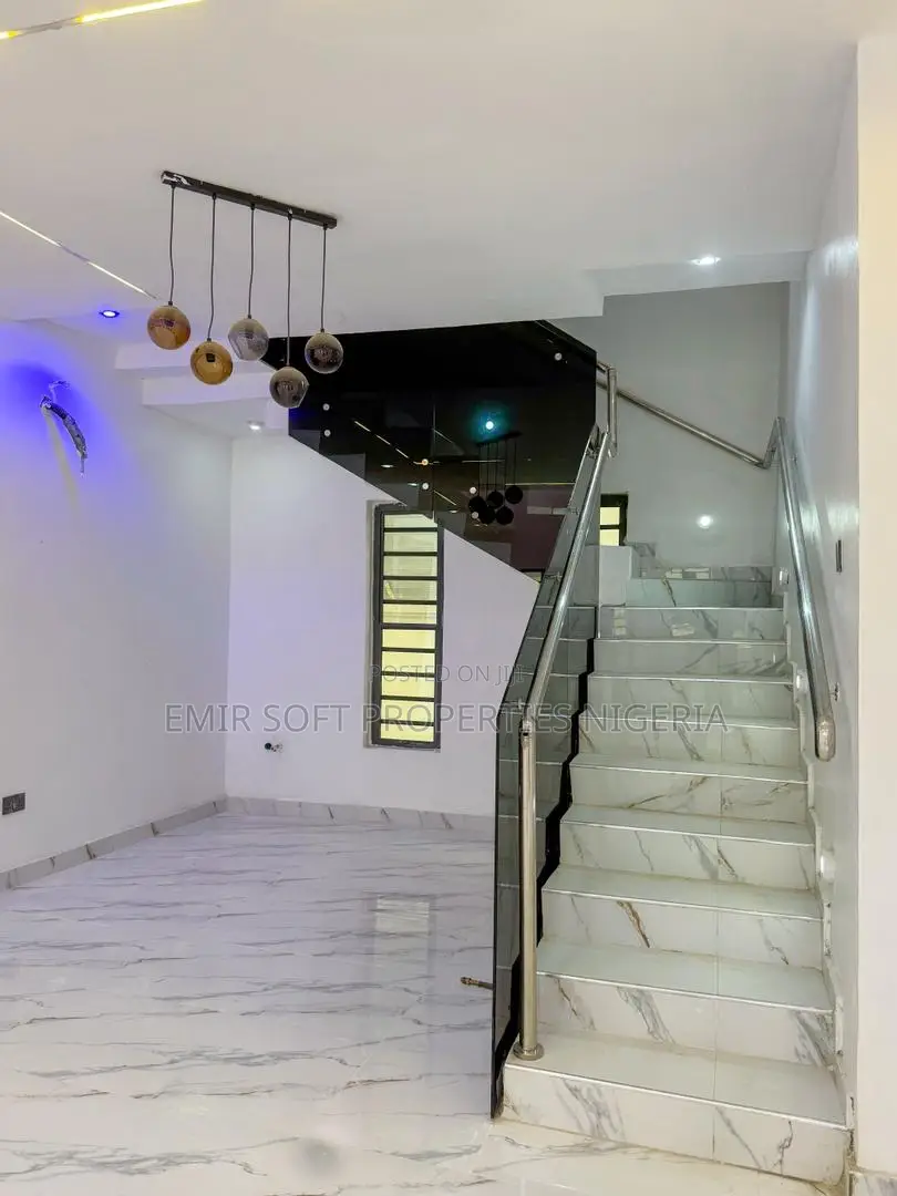4bdrm Duplex in Zoe, Oluyole Estate for sale