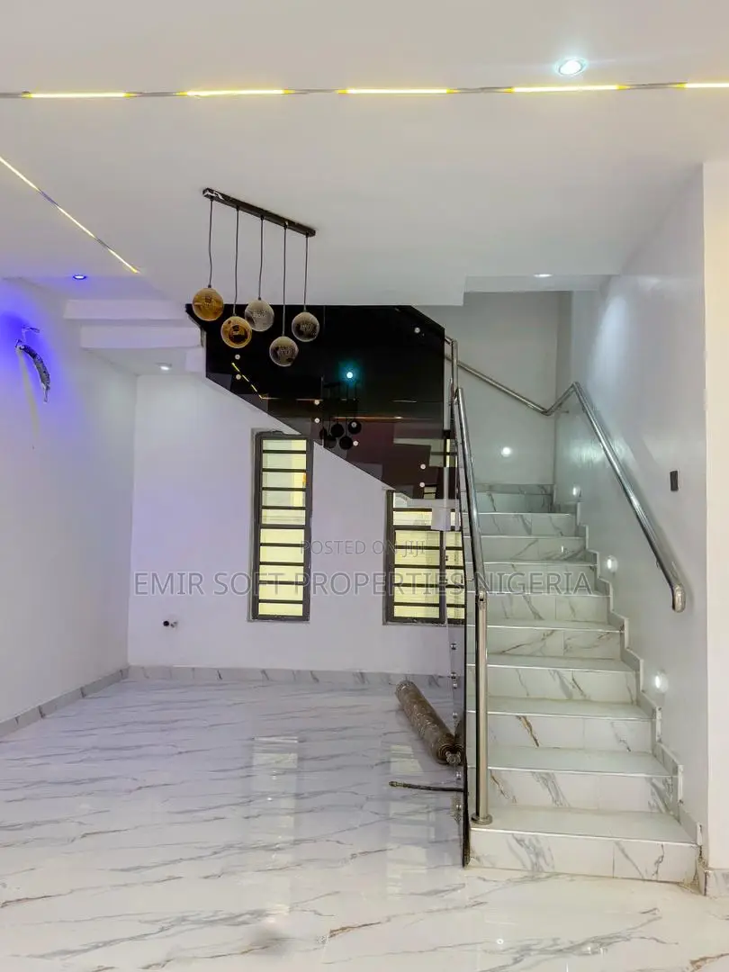 4bdrm Duplex in Zoe, Oluyole Estate for sale