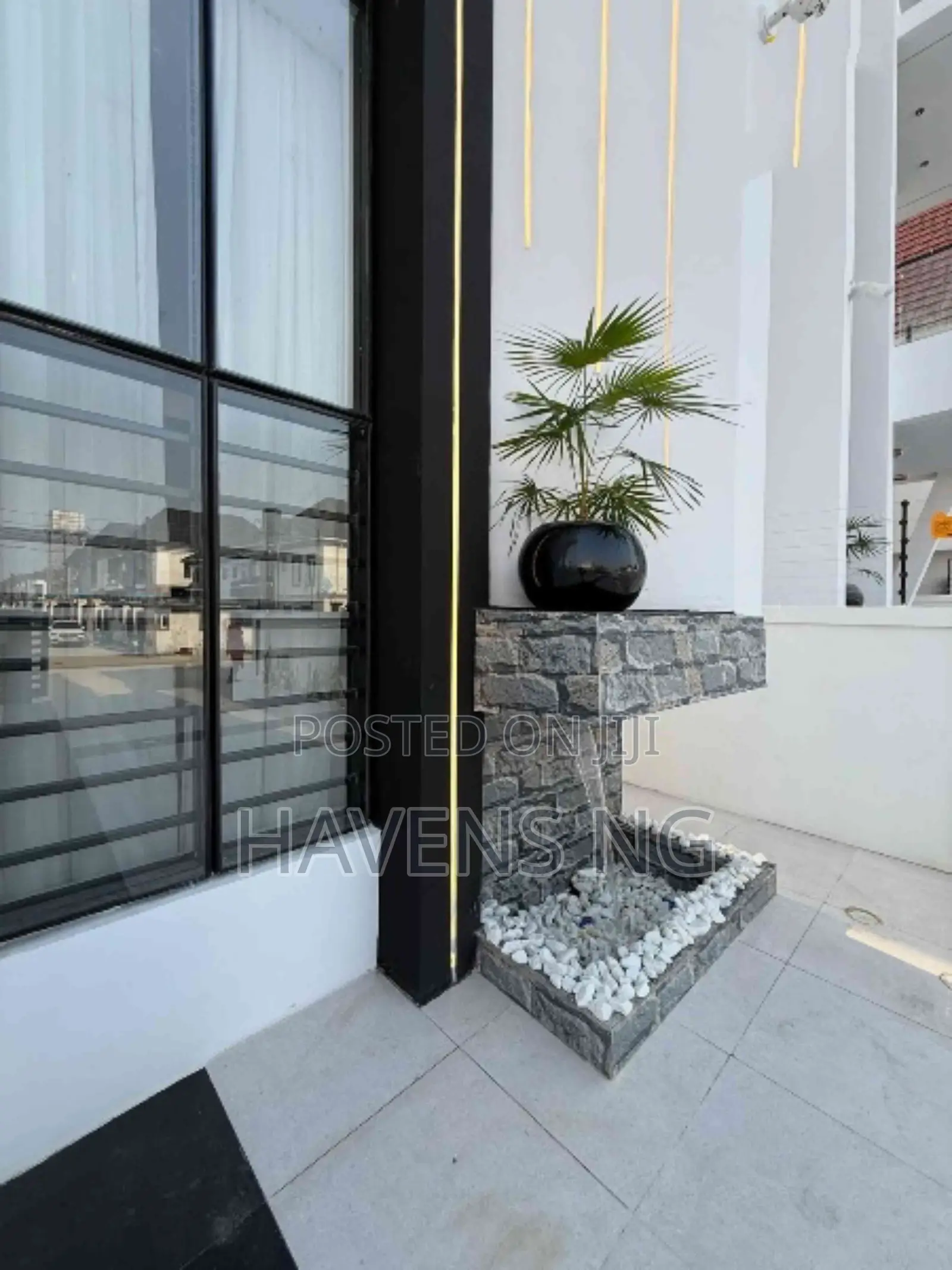 5bdrm Duplex in Ikota for sale