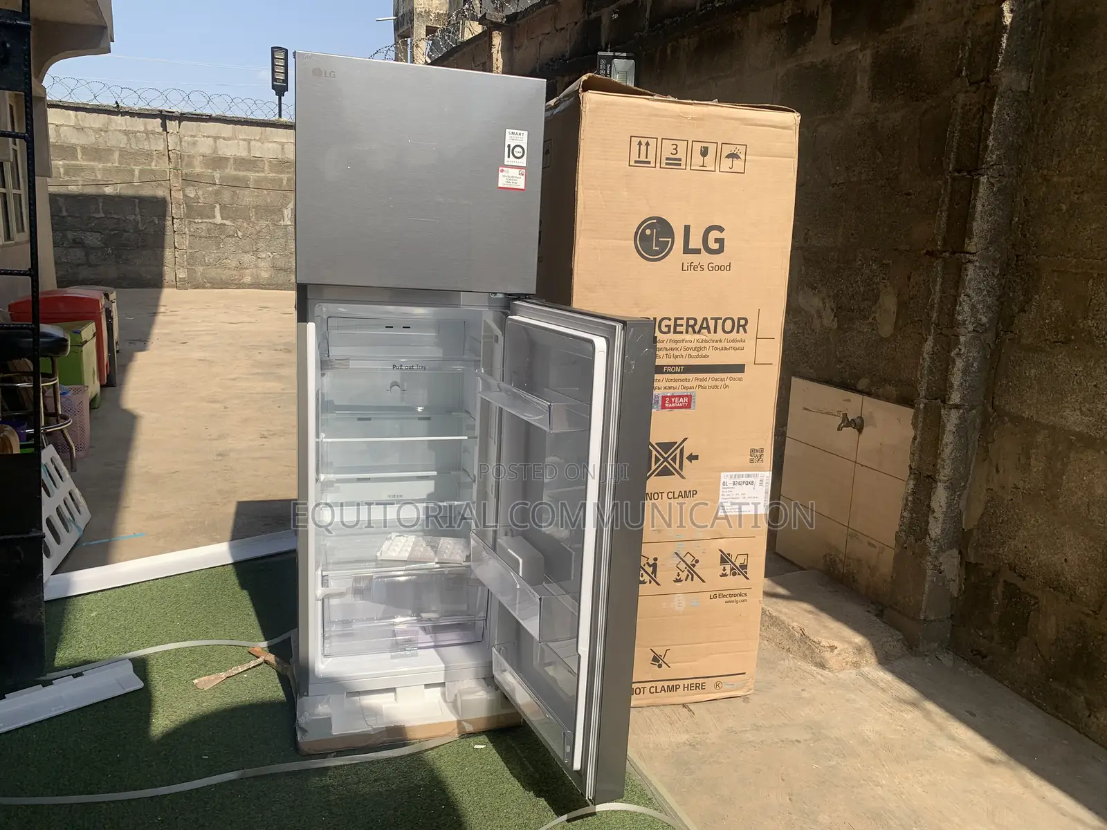 Lg Gl-B242pqkb Refrigerator With Flexible Storage Shelves