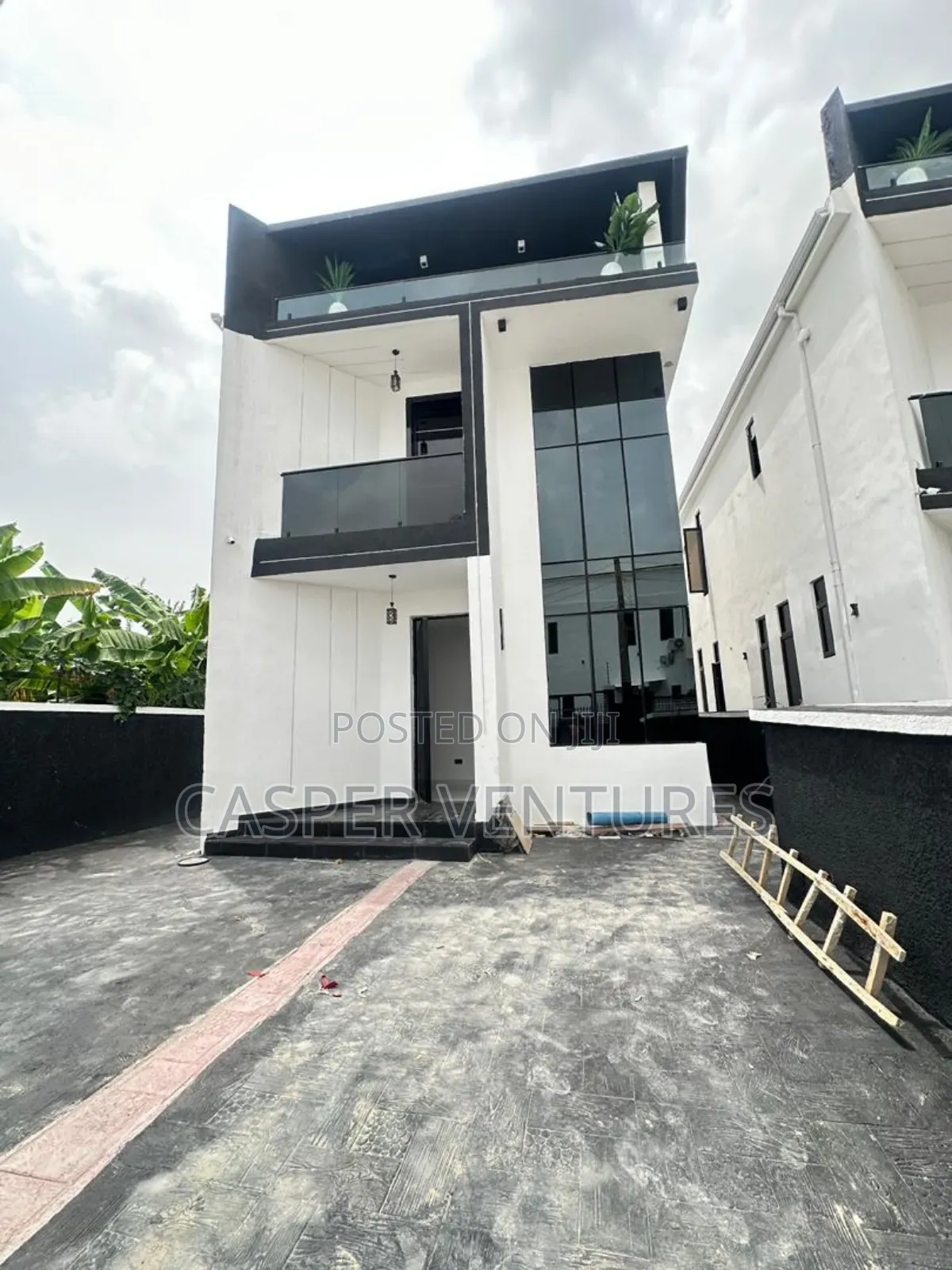 5bdrm Duplex in Blenco, Sangotedo for sale