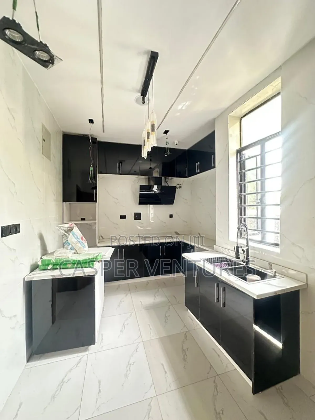 5bdrm Duplex in Blenco, Sangotedo for sale