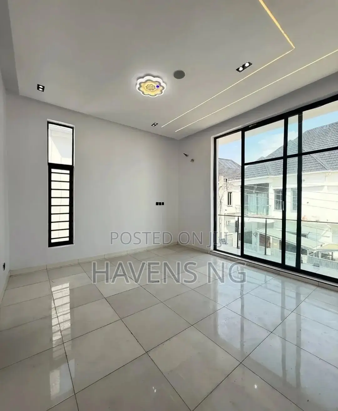 4bdrm Duplex in Ikota for sale